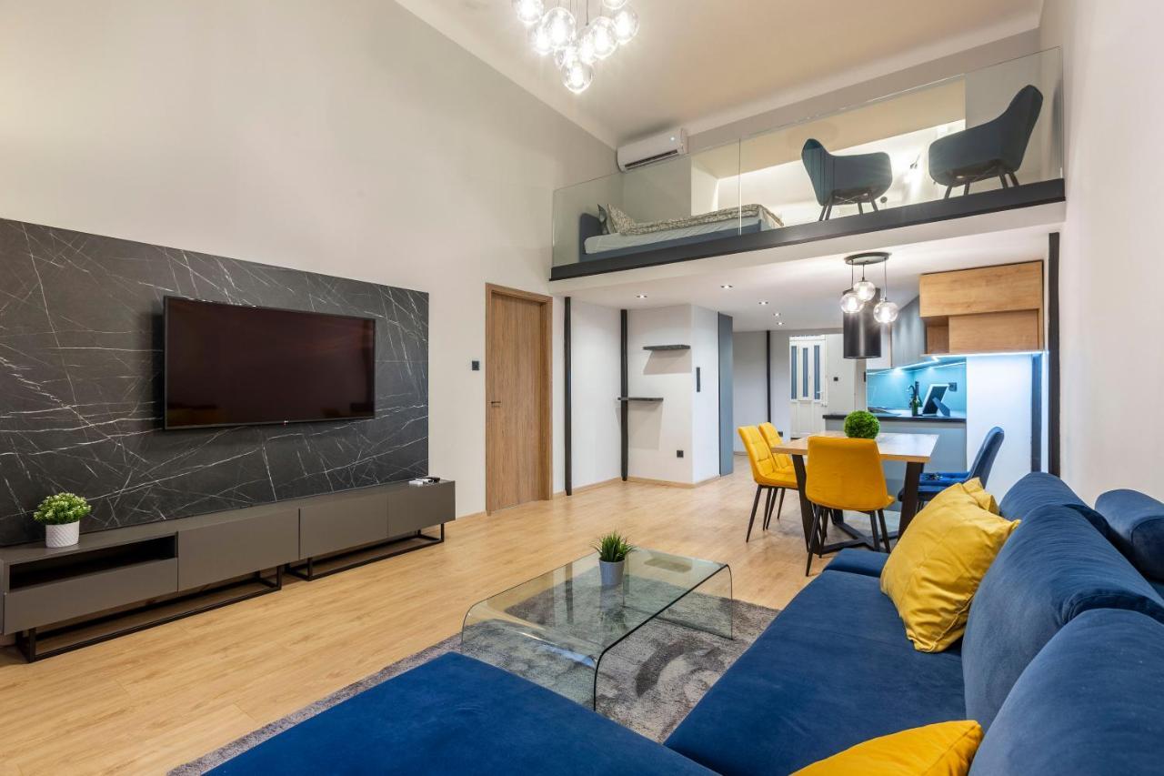 Exclusive New York Residence In The Heart Of Boedapest Buitenkant foto
