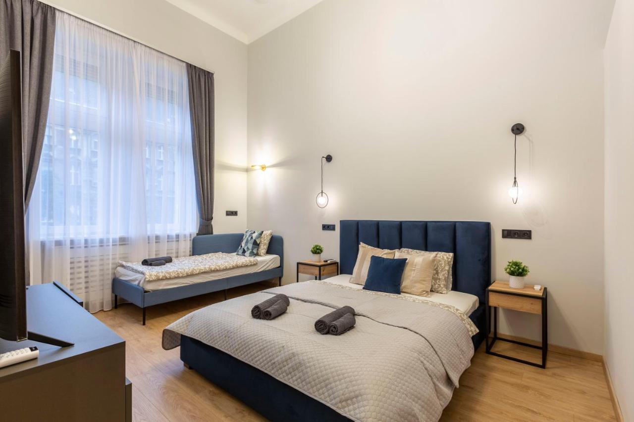 Exclusive New York Residence In The Heart Of Boedapest Buitenkant foto