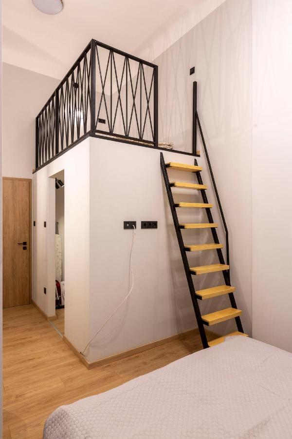 Exclusive New York Residence In The Heart Of Boedapest Buitenkant foto