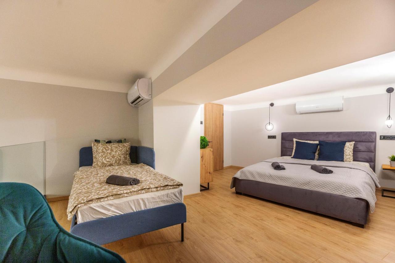 Exclusive New York Residence In The Heart Of Boedapest Buitenkant foto