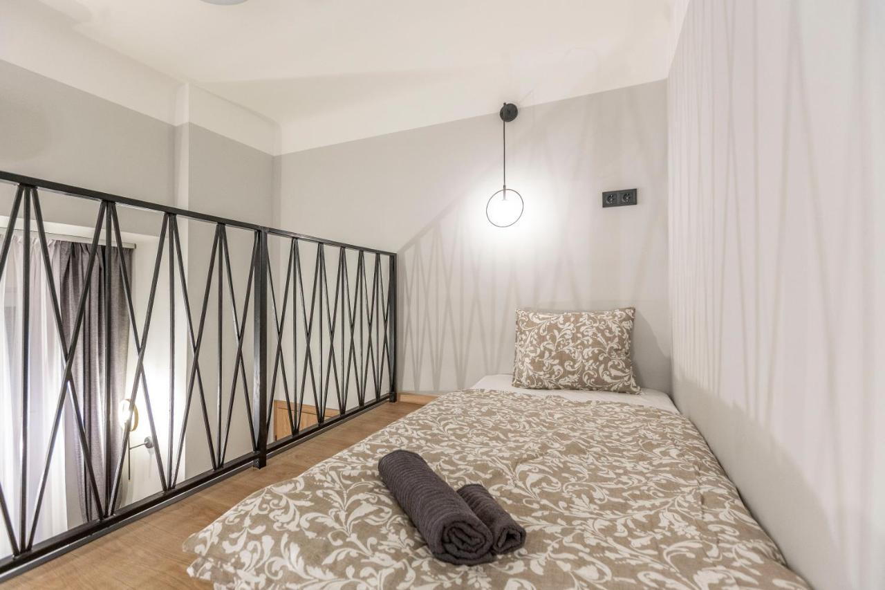 Exclusive New York Residence In The Heart Of Boedapest Buitenkant foto